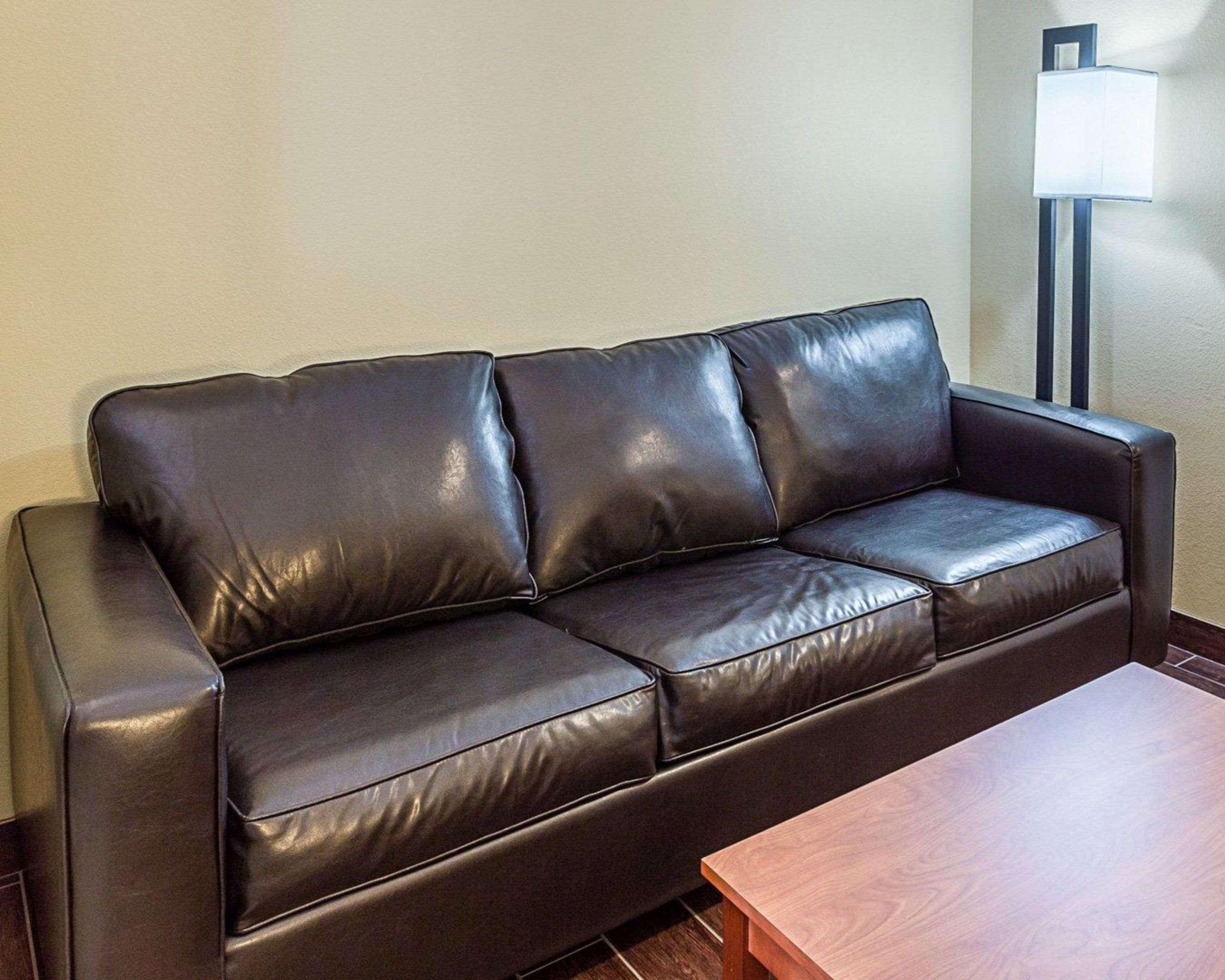 Comfort Suites Near Tanger Outlet Mall Gonzales Εξωτερικό φωτογραφία
