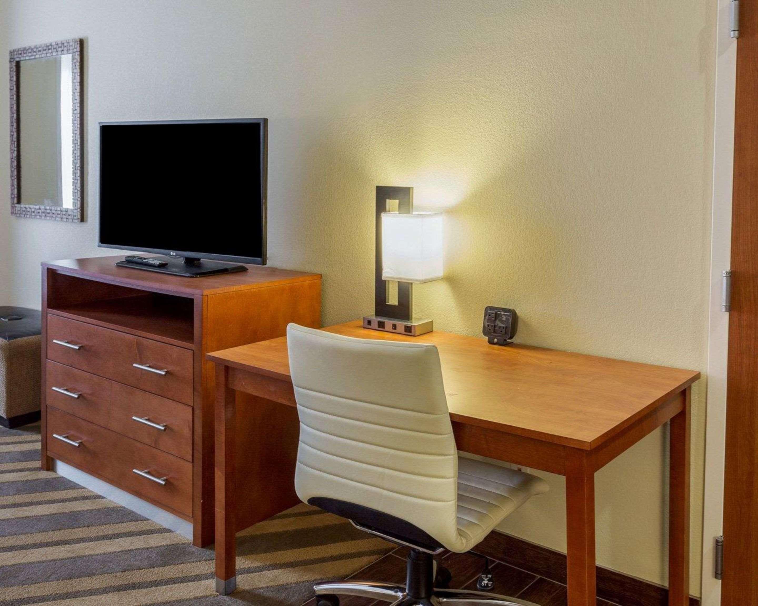 Comfort Suites Near Tanger Outlet Mall Gonzales Εξωτερικό φωτογραφία