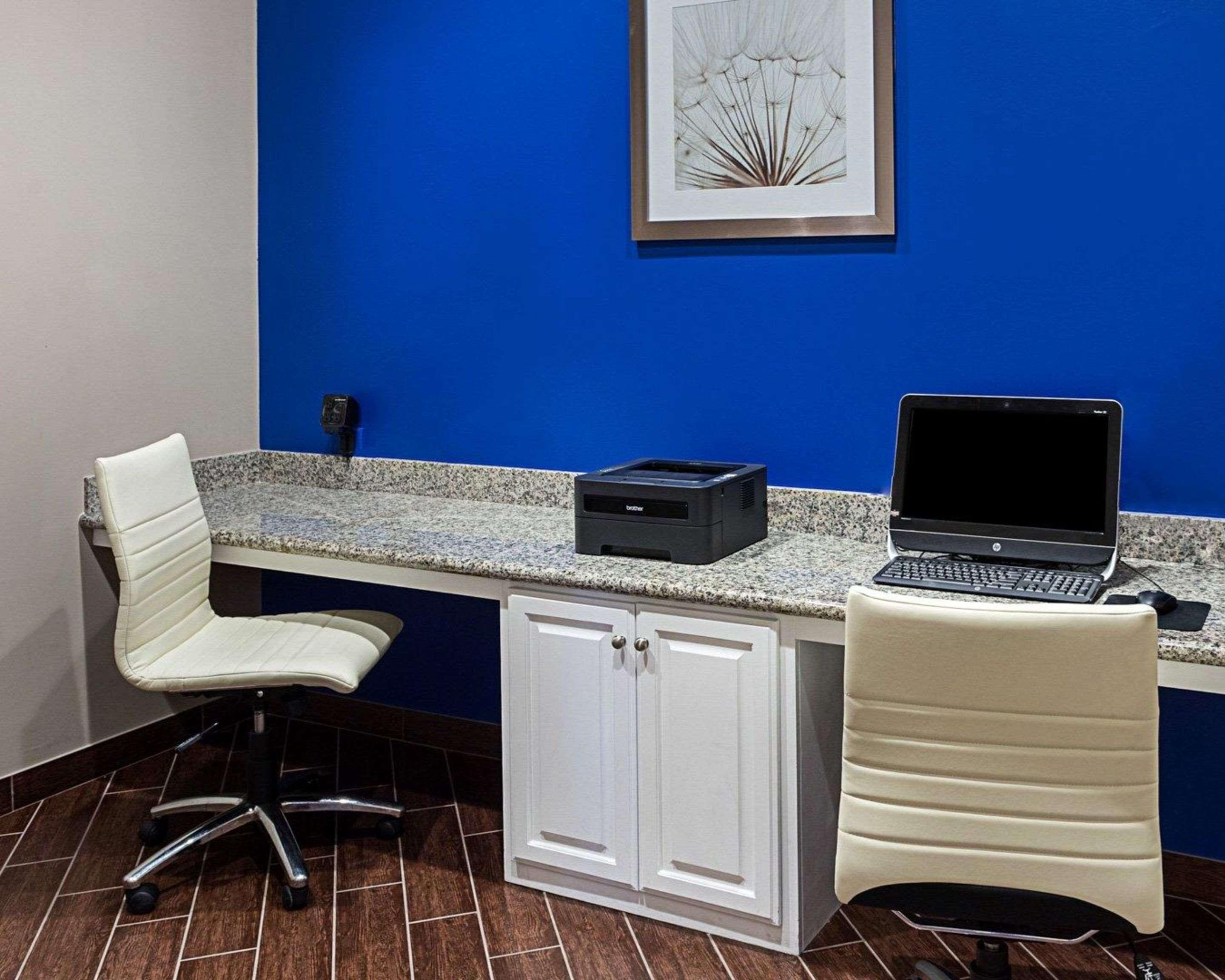 Comfort Suites Near Tanger Outlet Mall Gonzales Εξωτερικό φωτογραφία