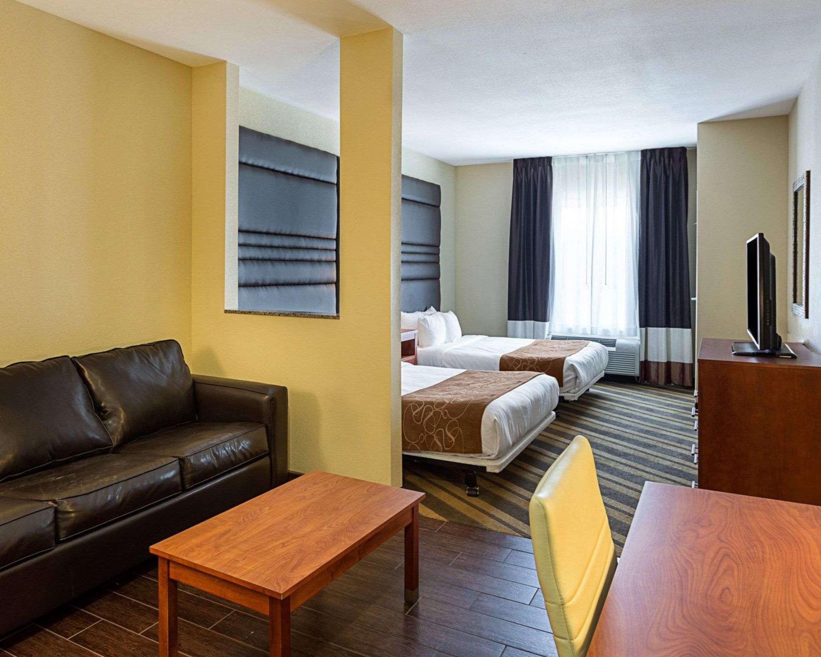 Comfort Suites Near Tanger Outlet Mall Gonzales Εξωτερικό φωτογραφία