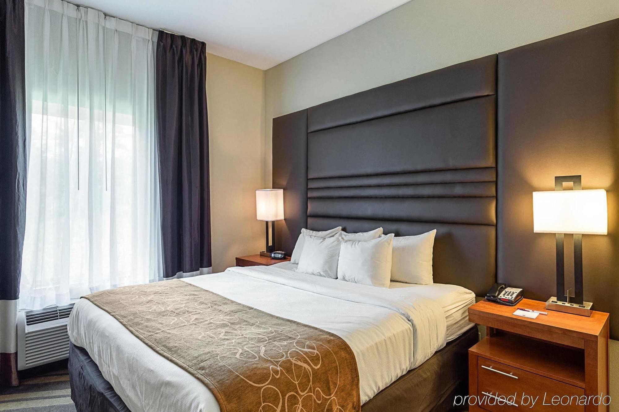 Comfort Suites Near Tanger Outlet Mall Gonzales Εξωτερικό φωτογραφία