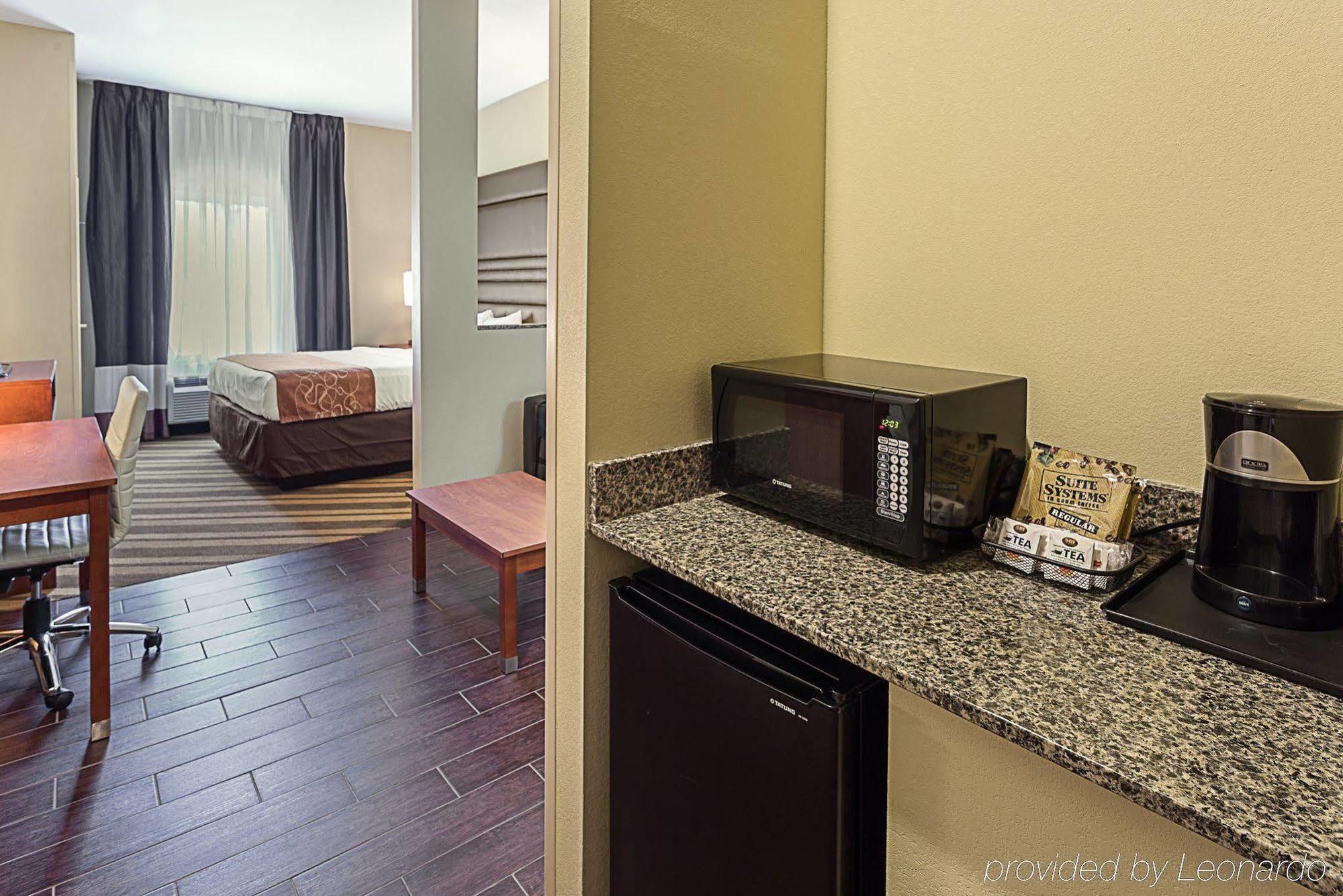 Comfort Suites Near Tanger Outlet Mall Gonzales Εξωτερικό φωτογραφία