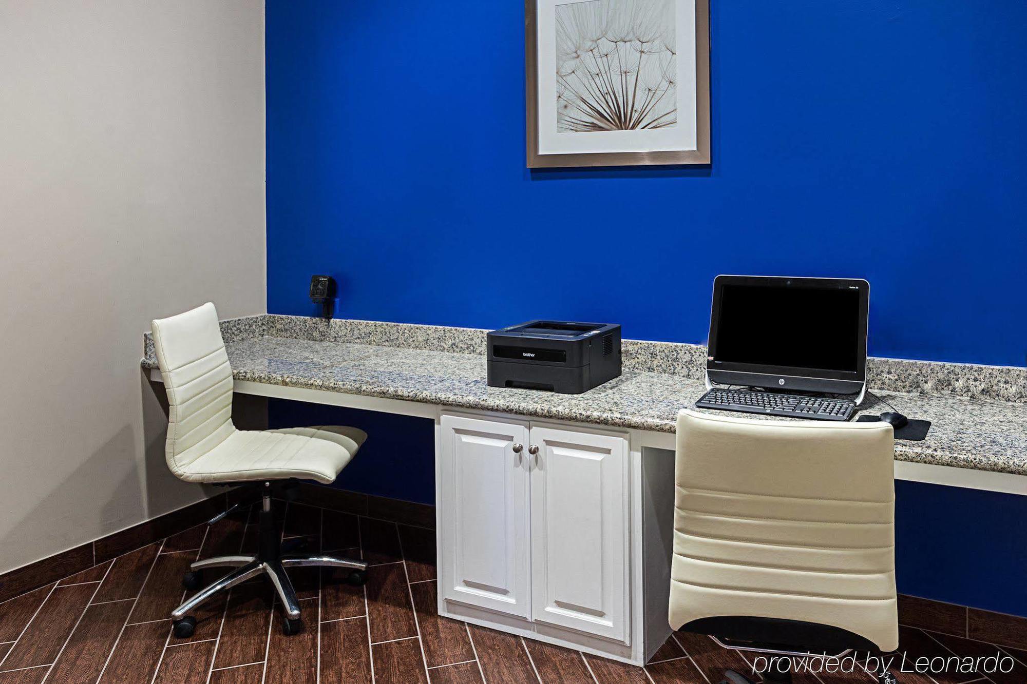 Comfort Suites Near Tanger Outlet Mall Gonzales Εξωτερικό φωτογραφία